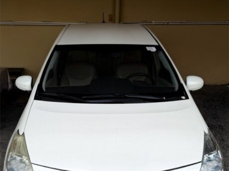 Toyota Prius V