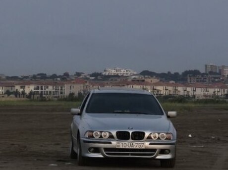 BMW 523