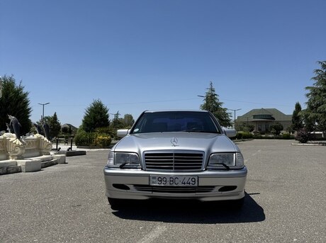 Mercedes C 180