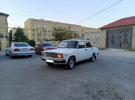 LADA (VAZ) 2107