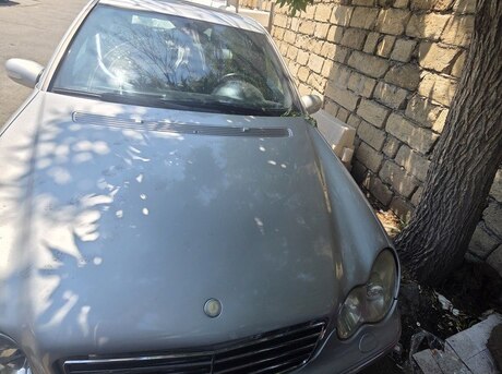 Mercedes C 230