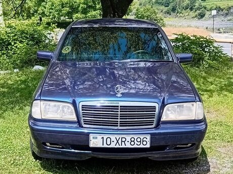 Mercedes C 200