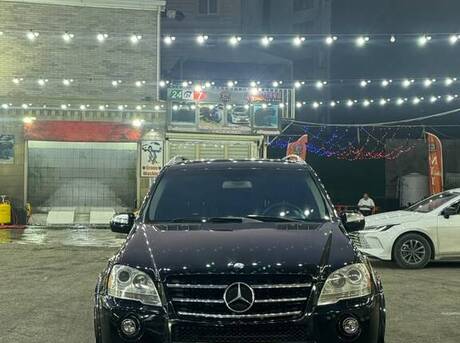 Mercedes ML 63 AMG