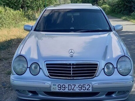 Mercedes E 240