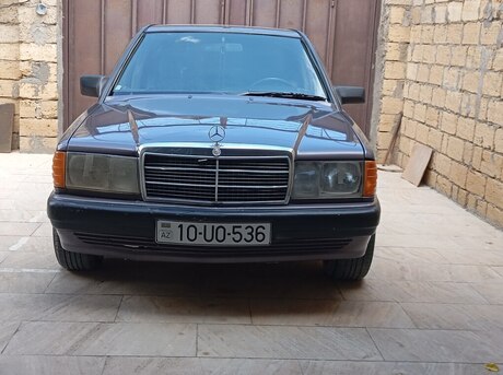 Mercedes 190