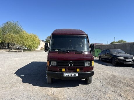 Mercedes 208 D