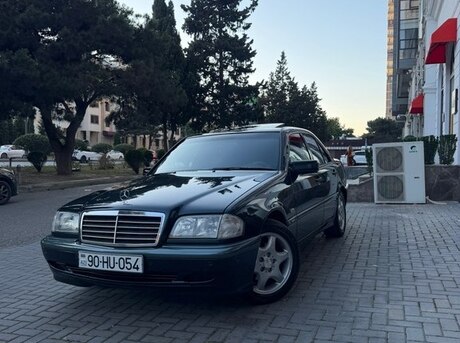 Mercedes C 200
