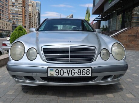 Mercedes E 220