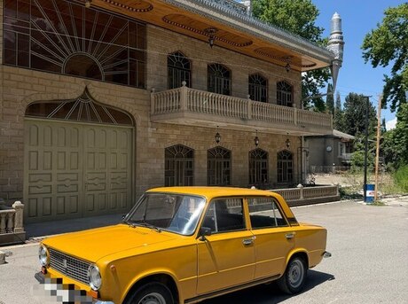LADA (VAZ) 21011