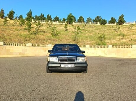 Mercedes 220 E
