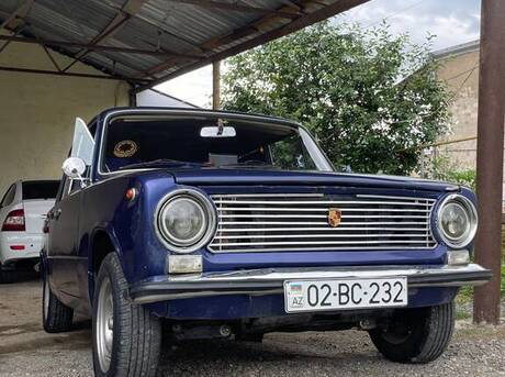 LADA (VAZ) 21011