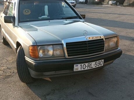 Mercedes 190