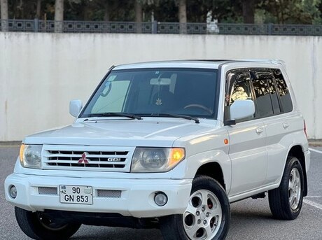 Mitsubishi Pajero io