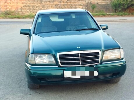 Mercedes C 200