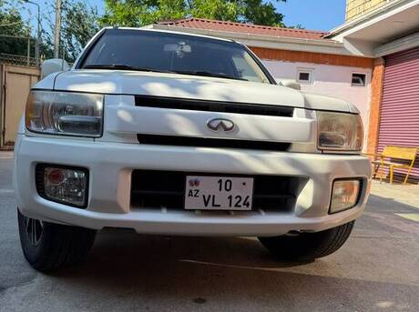 Infiniti QX4