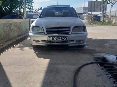 Mercedes C 180