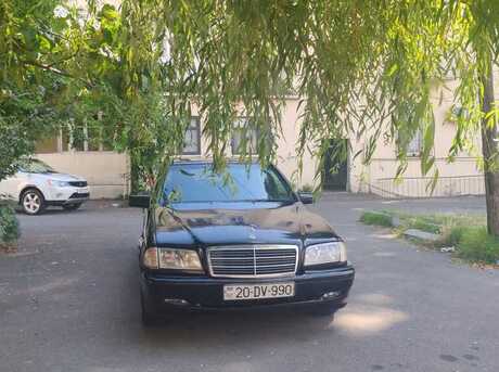 Mercedes C 200