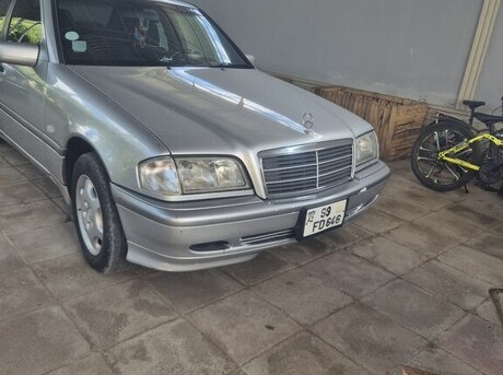 Mercedes C 200