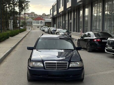 Mercedes C 180