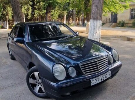 Mercedes E 220
