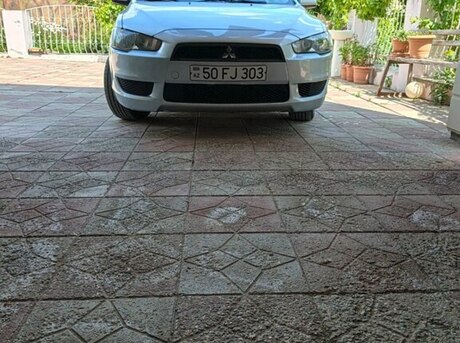 Mitsubishi Lancer