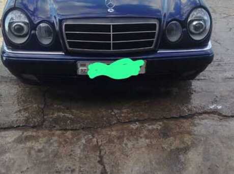 Mercedes E 320
