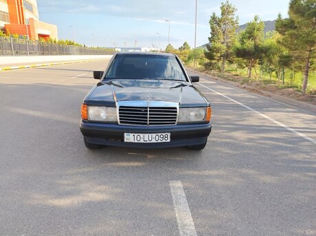 Mercedes 190