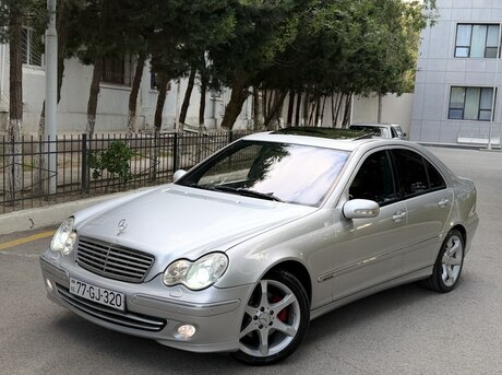 Mercedes C 320