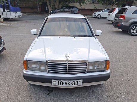 Mercedes 190