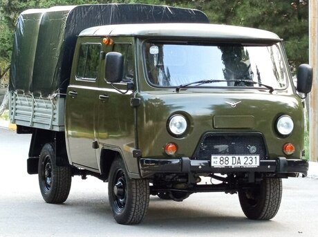 UAZ 390945