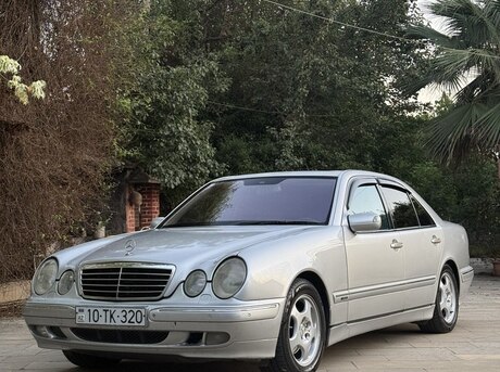 Mercedes E 320