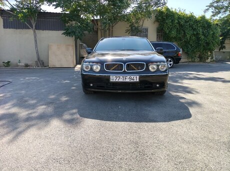 BMW 745