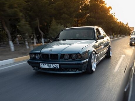 BMW 525