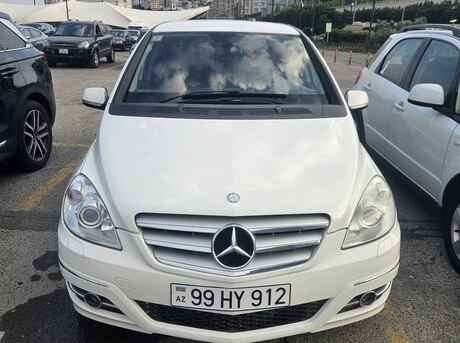 Mercedes B 180