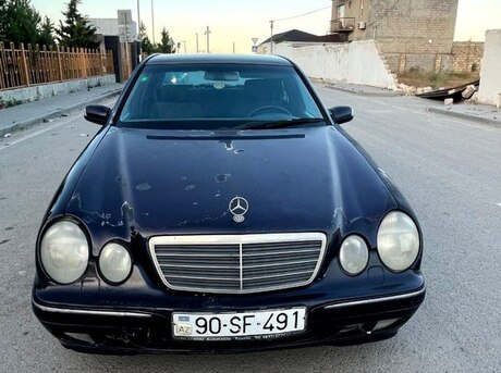Mercedes E 200