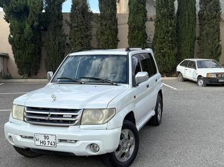 Mitsubishi Pajero io
