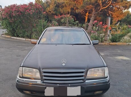 Mercedes C 200