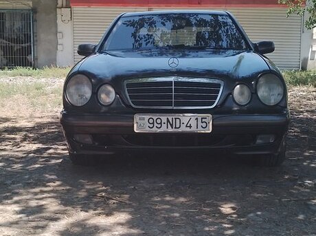 Mercedes E 220