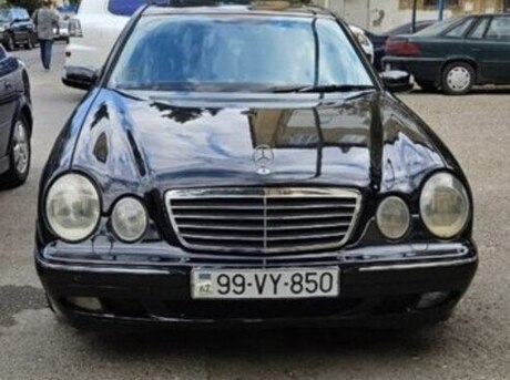 Mercedes E 200