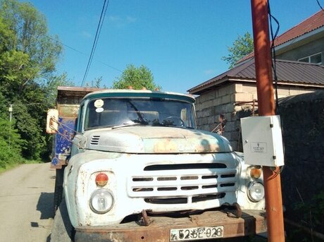 ZIL 130