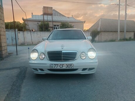 Mercedes E 220
