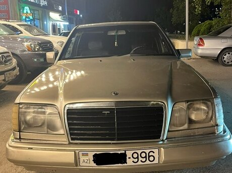 Mercedes 230 E
