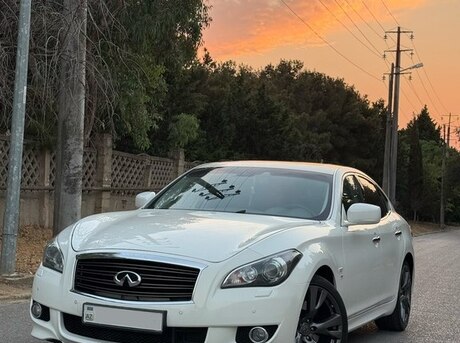 Infiniti Q70S