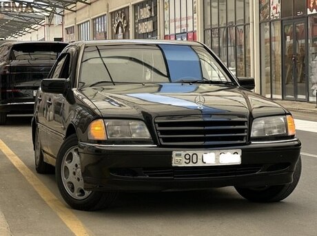 Mercedes C 200