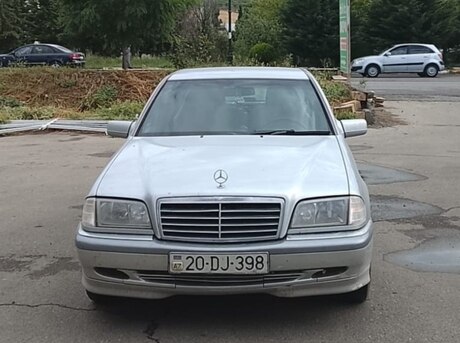 Mercedes C 180