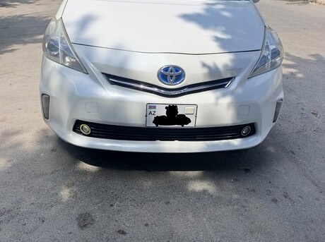 Toyota Prius V
