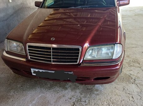 Mercedes C 200
