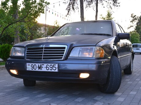 Mercedes C 180