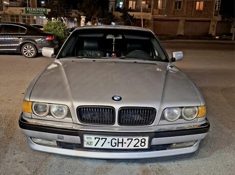 BMW 728