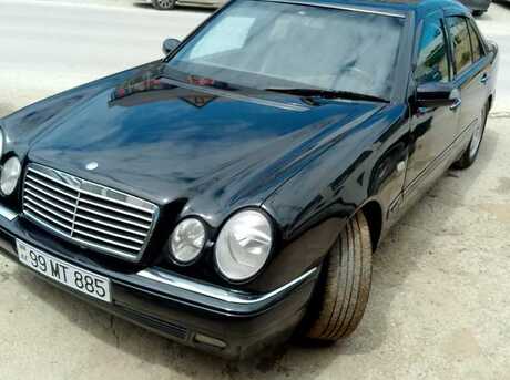 Mercedes E 240